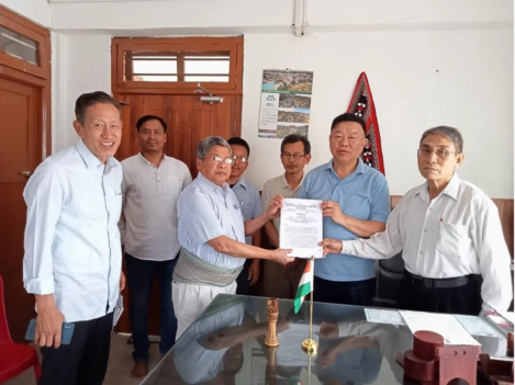 A delegation of STDCM handing over a memorandum seeking his support to ST tag for Meetei to Manipur Outer MPLorho S Pfoze on Sunday.
